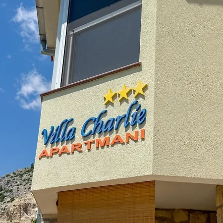 Charlie With Jacuzzi Villa *
