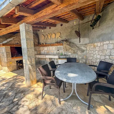 Villa Charlie With Jacuzzi *